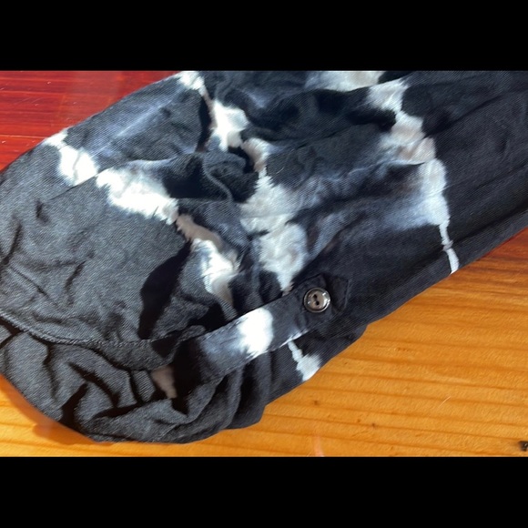 XXL Bandolino Black and white beaded top. - Picture 7 of 13